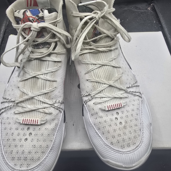 Stylish White Men's Athletic Shoes